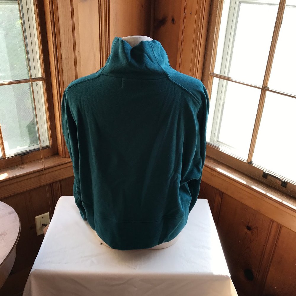 NWT JUICY COUTURE TEAL SWEATSHIRT, size Large.